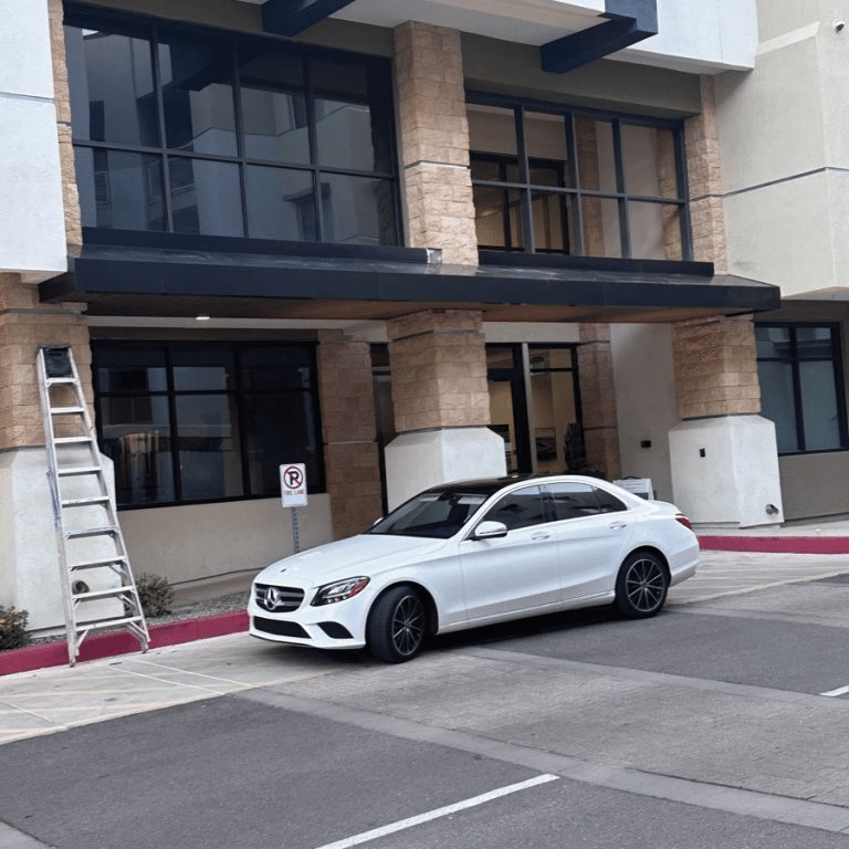 yckUOCckaE03uar3mSwyOqsRd1AtMmAA9w9yU7vQ Grand Luxury Apartments in Scottsdale, front